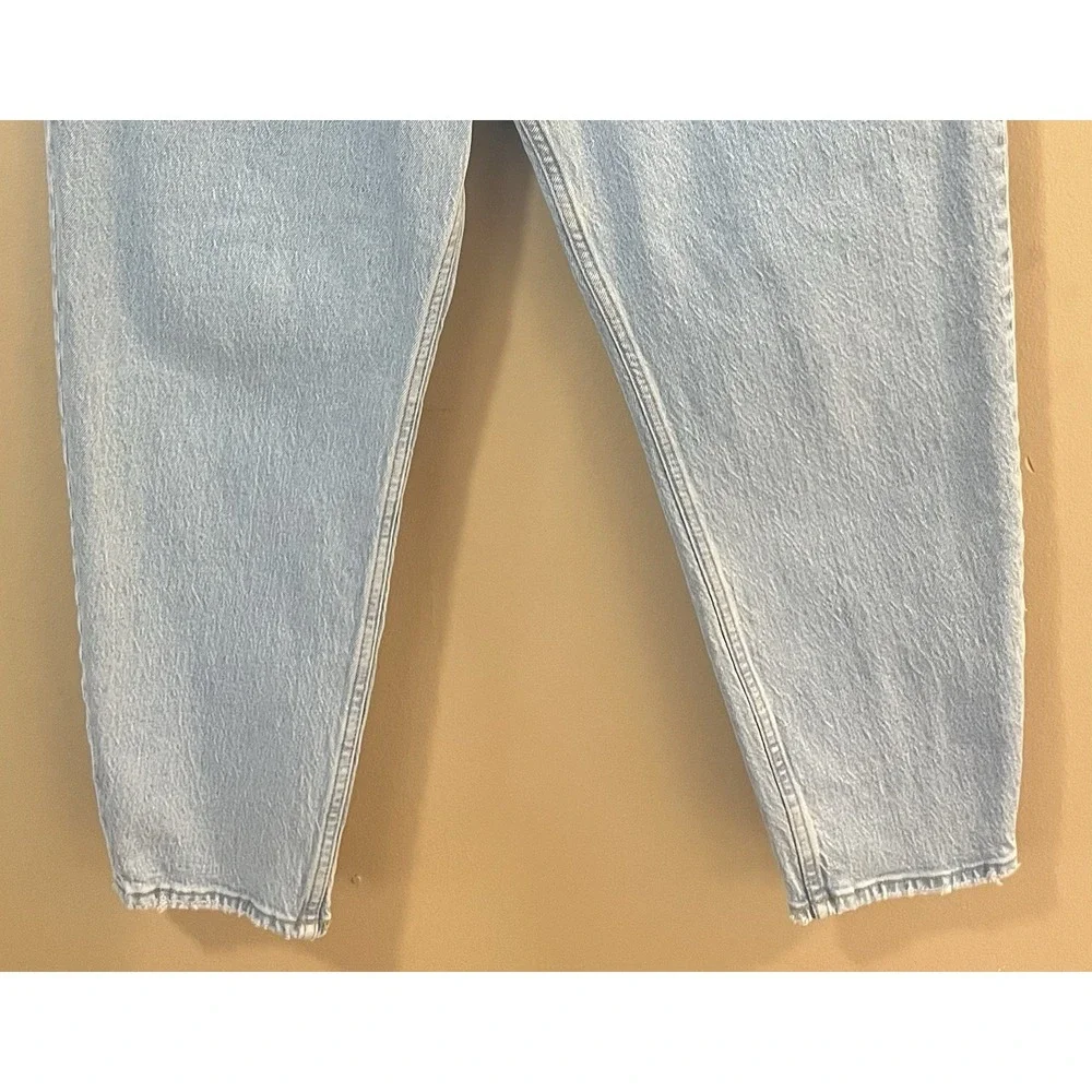 Abercrombie Fitch 80s Mom High Rise Jeans Size 30/10 W30 L27 Light Wash Short